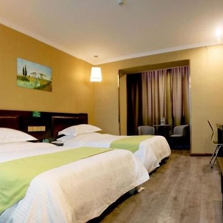 Greentree Wulumuqi Airport Hotel Ürümcsi Kültér fotó