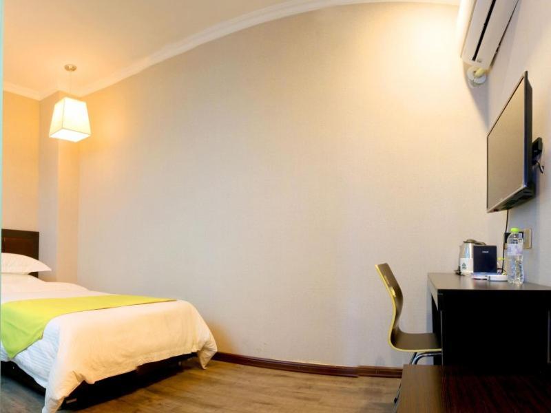 Greentree Wulumuqi Airport Hotel Ürümcsi Kültér fotó