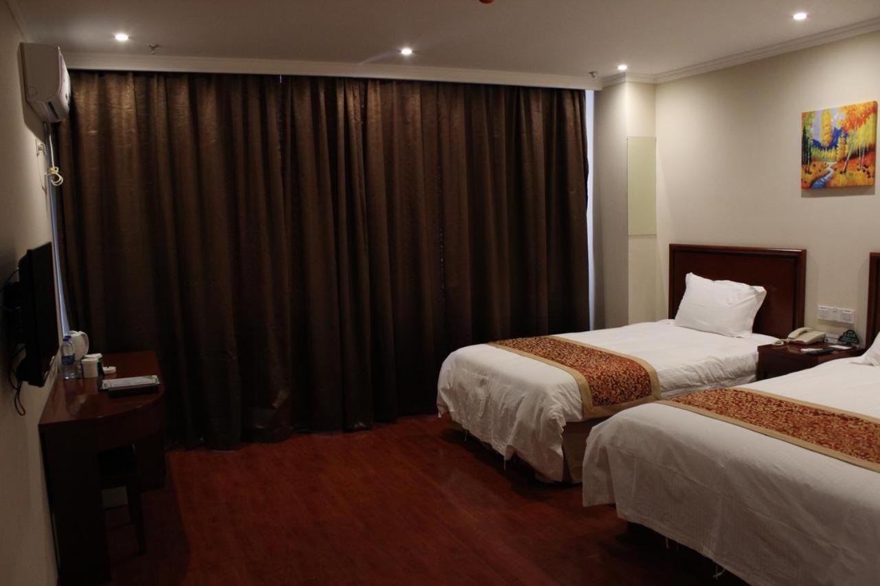 Greentree Wulumuqi Airport Hotel Ürümcsi Kültér fotó
