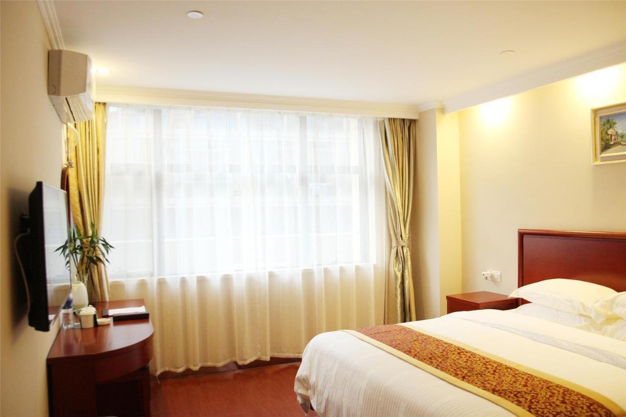 Greentree Wulumuqi Airport Hotel Ürümcsi Kültér fotó